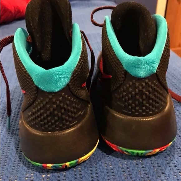 BRAND NEW NIKE KD Sneakers - Picture 2 of 5